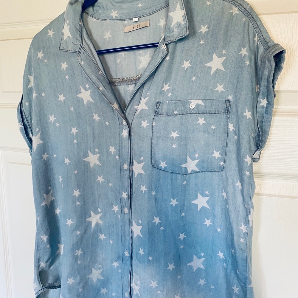 Blue ombré and white stars shirt (size M)